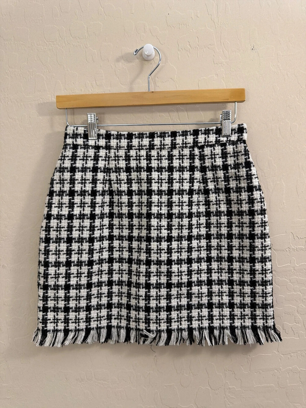 HYFVE black white lined skirt, Sz M